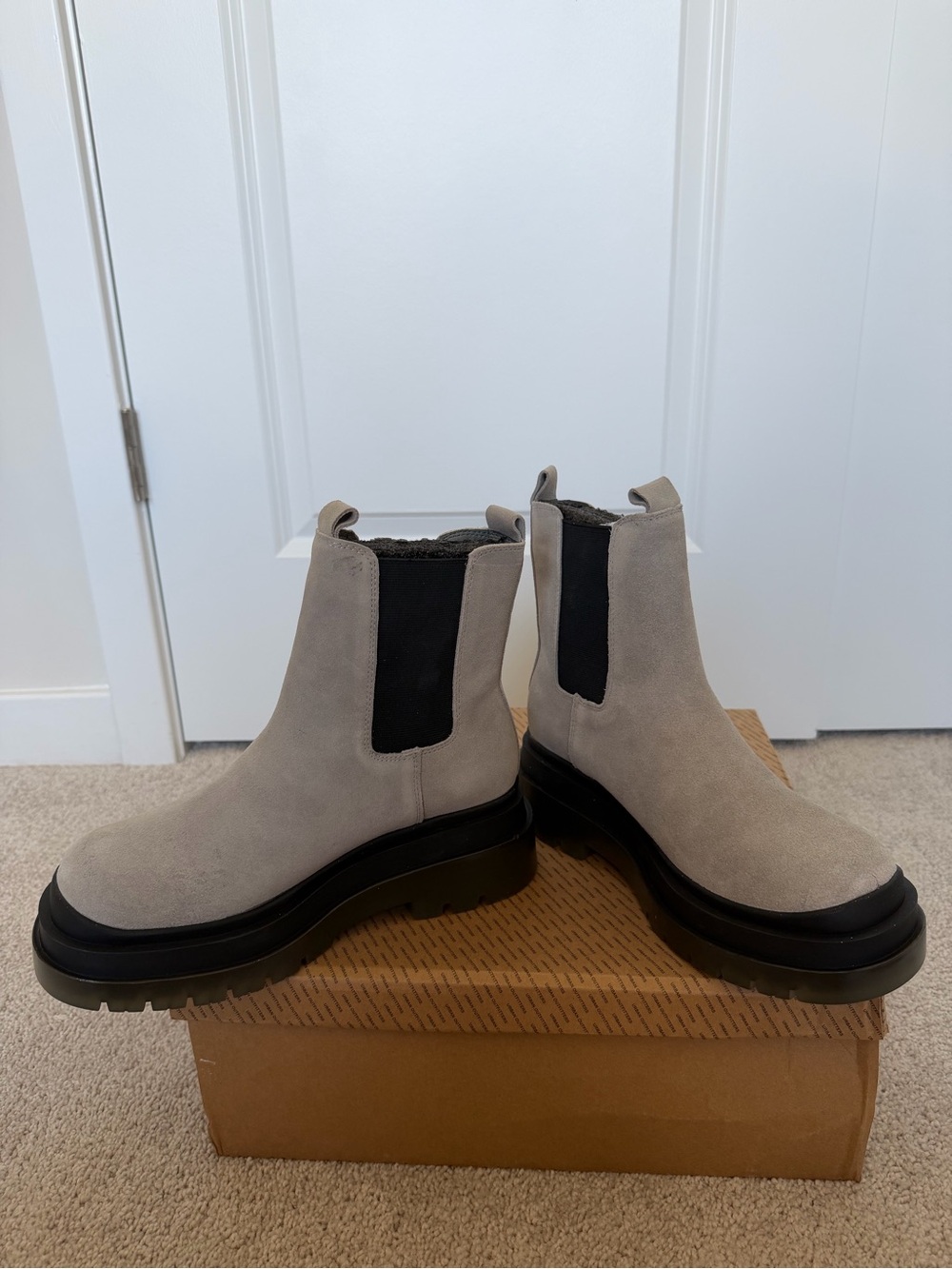 Urban Outfitters Light Gray Chukka Chelsea Boots